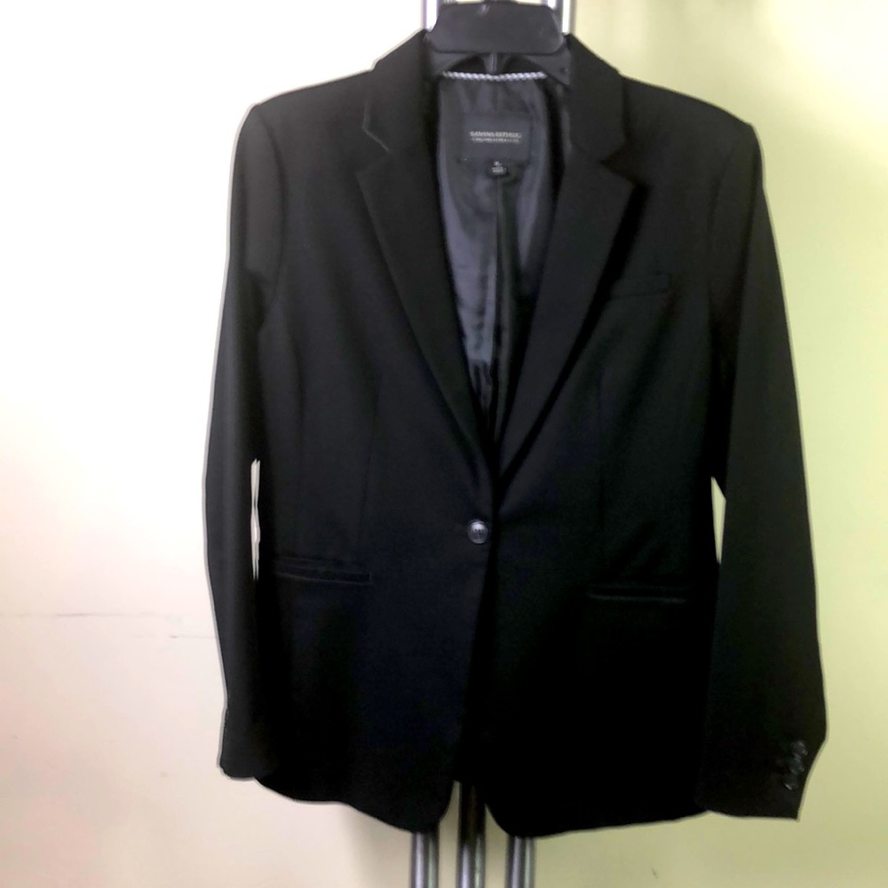 Long & Lean Black Blazer, size 8, Banana Republic